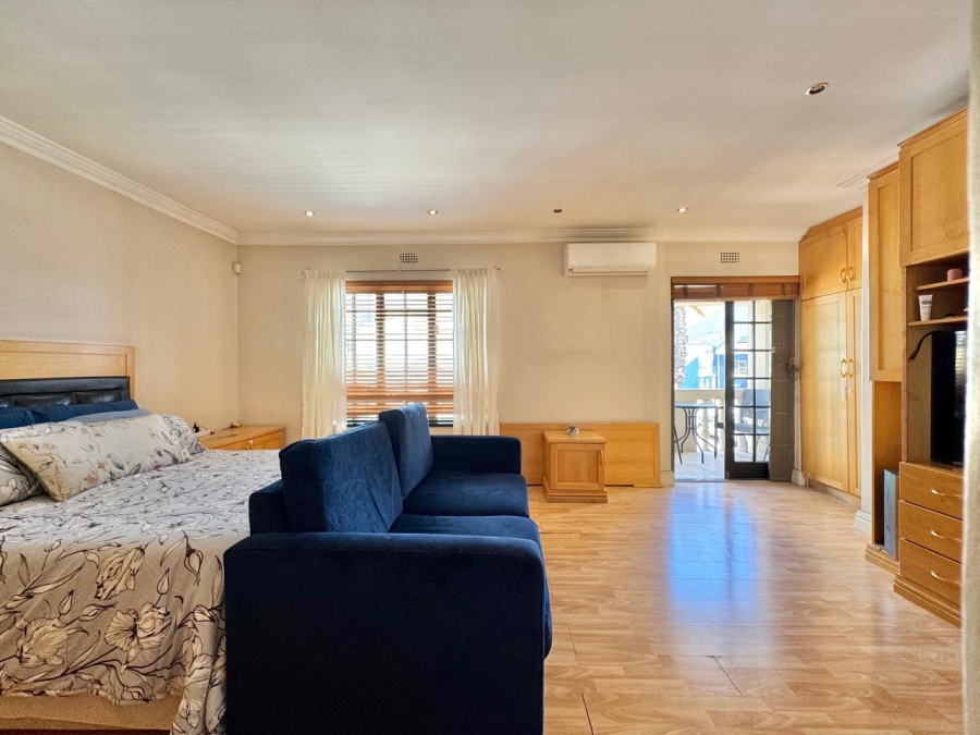 4 Bedroom Property for Sale in Zonnebloem Western Cape